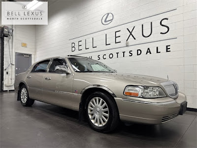 2003 Lincoln Town Car